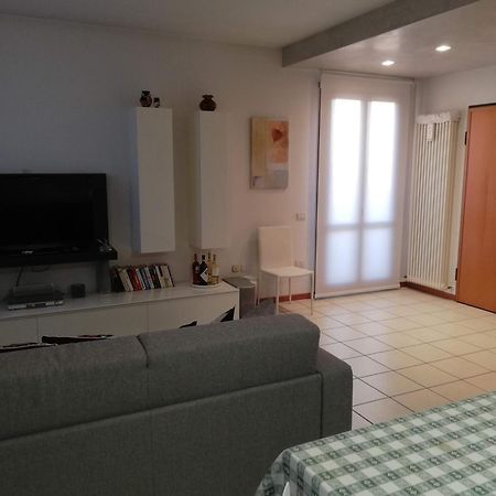 Cinzia E Roldano Apartment Тори ди Куартезоло Екстериор снимка