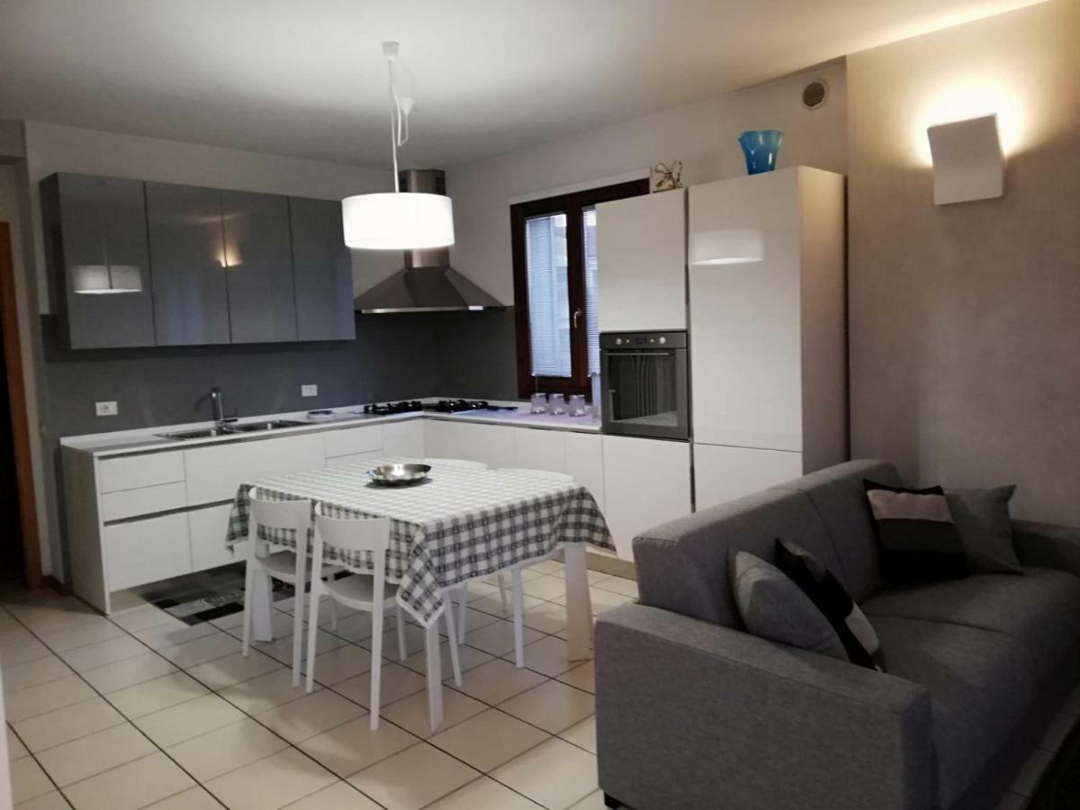Cinzia E Roldano Apartment Тори ди Куартезоло Екстериор снимка