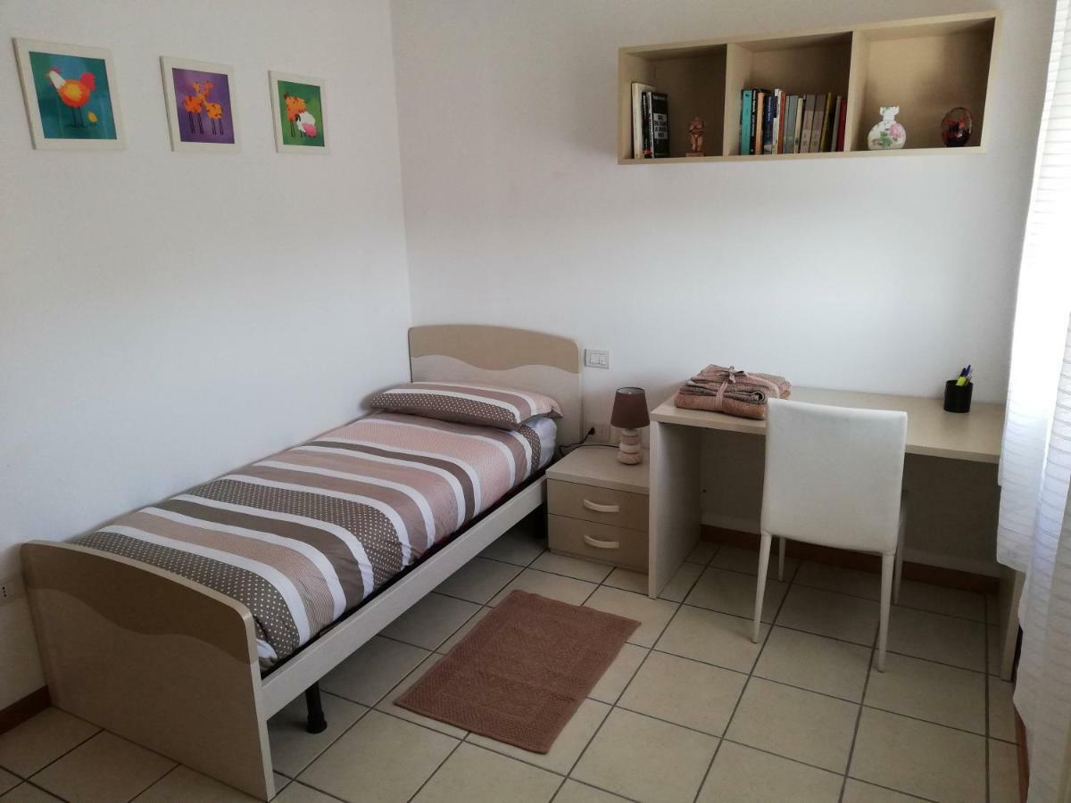 Cinzia E Roldano Apartment Тори ди Куартезоло Екстериор снимка