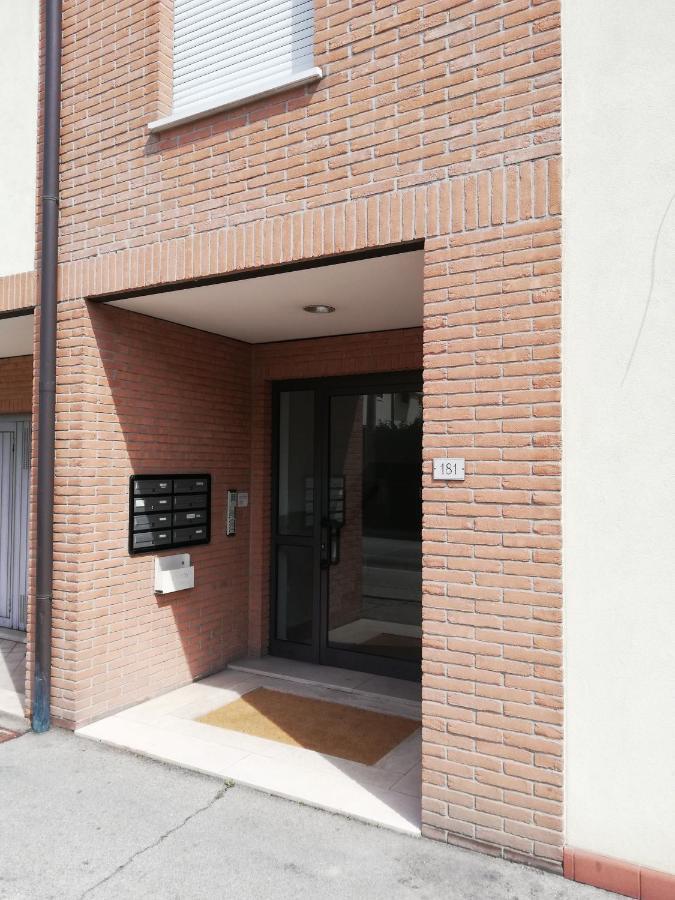 Cinzia E Roldano Apartment Тори ди Куартезоло Екстериор снимка