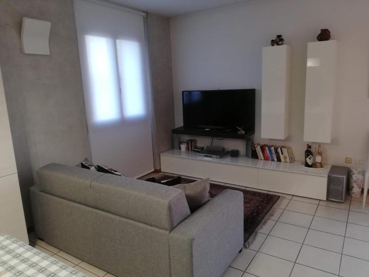 Cinzia E Roldano Apartment Тори ди Куартезоло Екстериор снимка